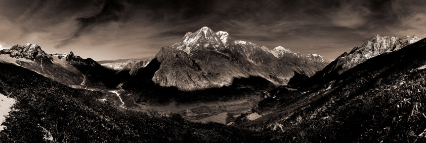 Kutang Himalaya from above Sama